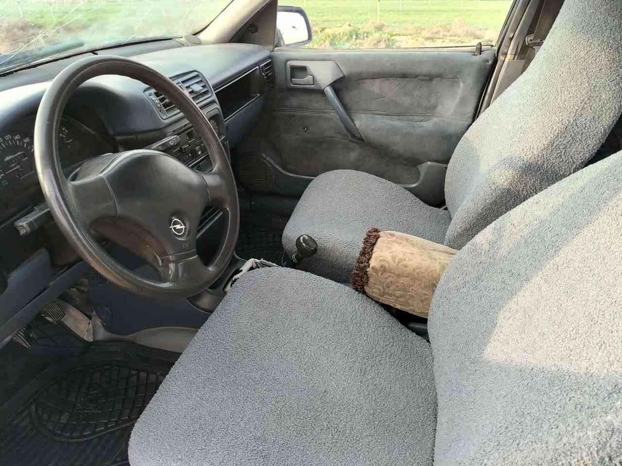 سلام عليكم 
للبيع اوبل فكترا 
مشروع وطني 2027
موديل 92
حجم 20
***********
