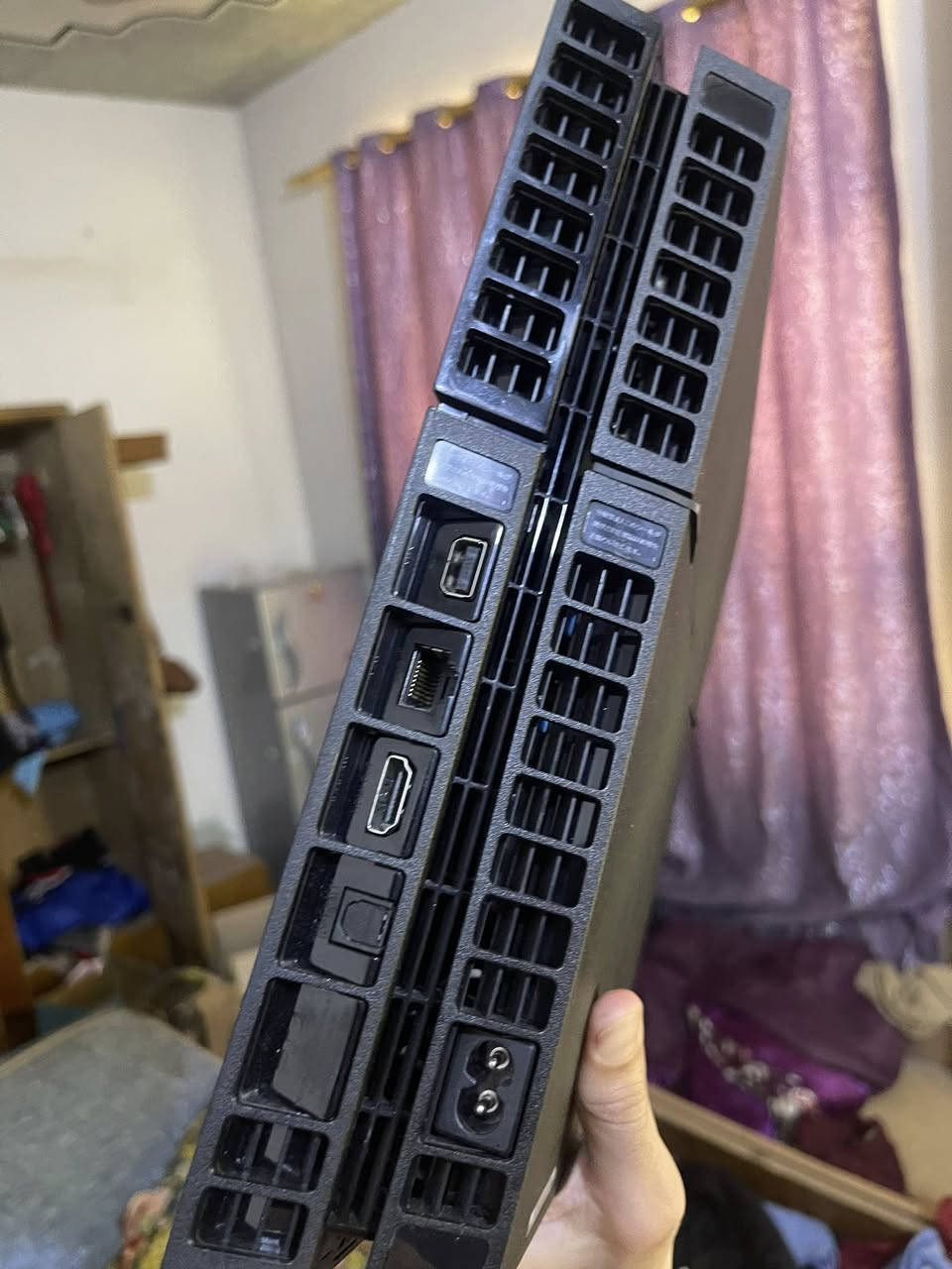 بلي فور مهكر آخو الجديد بالكارتون مستخدم قليل كلش مع جميع ملحقاته لوك ستيكر ما مفتوح +يو بي اس جديد بالكارتون مستخدم قليل + جوستك عدد  2شغالات نظيفات +كيبل HD + كيبل شحن +كيبل باور تشغيل 
بي 8 العاب  قوية 
بيس 26 عربي + أنشارتد 5 + ذا لاست  + ديز گوين + فار كراي + دينگ لايت + تومب رايدر 
السعر 275 بي مجال للشراي 
 رجاءاً المو شراي ويعامل لا يجي ويكسر بسعره 
مو شراي لا تجي 
رقمي *********** 
مكاني بغداد   ام الكبر مقابيل المدينة قطاع 26 
ملاحظة ما انتظر احد اي شخص يخابرني ويجيني ابيع تفحصه وتاخذه ضمانه لحد ما استلم فلوسه لان مستعجل
