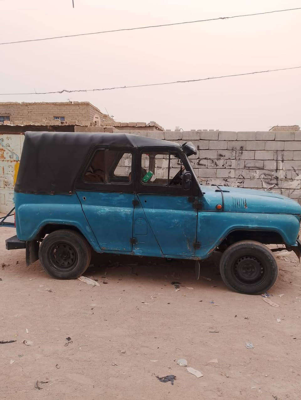 السلام عليكم واز نضيفه احواض وبدي وشاصي كفاله لكير توني شادة بيه وصل وياه لمكينه ثنين ونص كهربائية شغاله لمكان الزبير رقم الهاتف ***********
