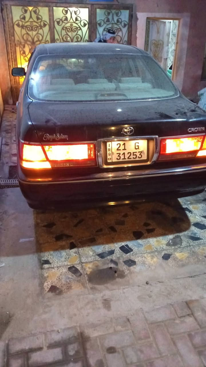 سيارة جنون موديل 2001.. محرك دي فور صغير..اللون اسود...4 دكم...بيها سنوية شمالية باسم راعيها...كرستال اصل...رقم التلفون *********** ورقم تلفون *********** به واتس آب...
