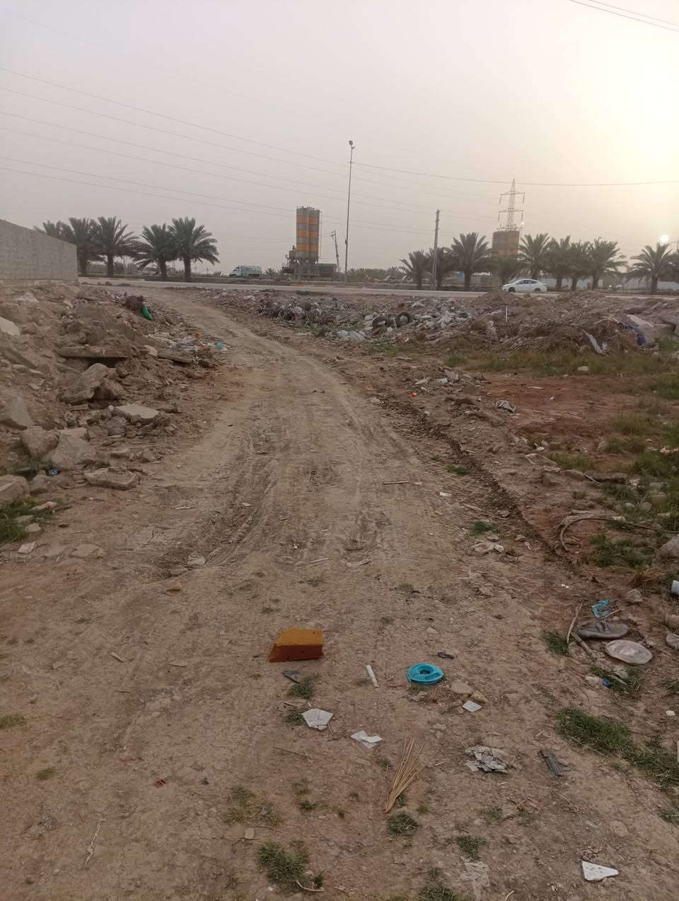 يوجد قطعة طابو صرف
المساحة 200متر 
ركن الوجه 20 تنباع كلها اونص من عدها 
محيزم 2 إفراز الشهداء 
ثالث قطعة عن شارع 100 
تبعد 50 متر عن شارع 
للاستفسار مراجعة مكتب الشارقة للعقار مقابل مسجد الرحمن الاتصال اوعبر المراسلة ***********
