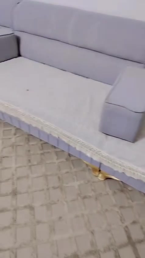 السلام عليكم تخم ديوان عراقي  سويته بل معمل قبل شهرين يعني جديد بعده سعره مليون و٣٠ وبي مجال مكان بغداد الشعب. ***********

