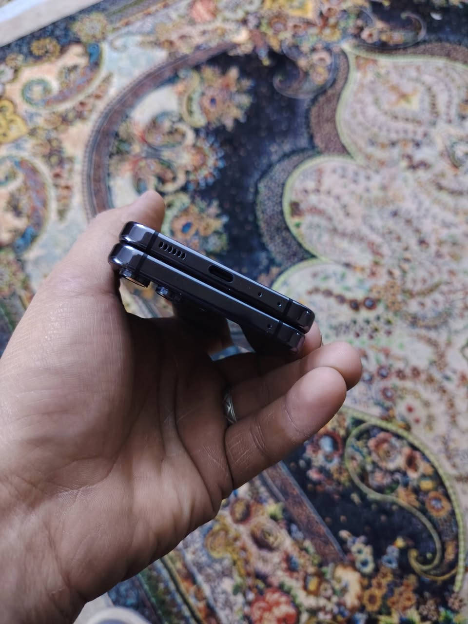 مستعجل عل بيع سعرة ٢٤٠
زت فليب 5 لجيل الخامس كلة شغال وكامل فقط موضح بصور ل إطار مكسور بزاوية وكامرة ل أمامية عابر عليهة تراب بس ممأثر مصورلك هم نظافة بصور موضحلك كلشي
فقط جهاز بدون ملحقات
مكاني بغداد الدورة تأخذ من باب بيتي
رقمي ***********
