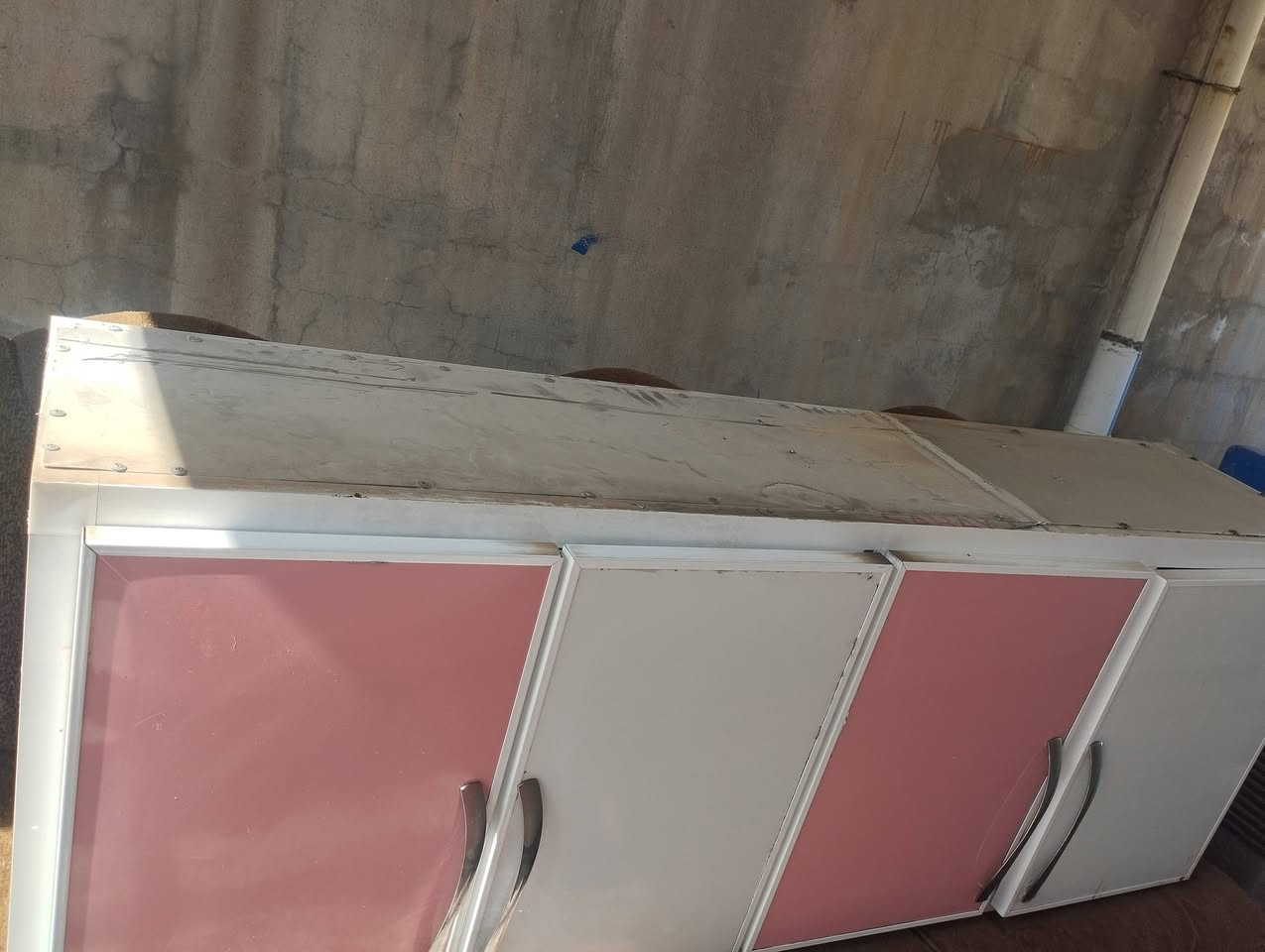 كاونتر تفصال اي عيب مابيه نضيف السعر 275 وبيه مجال الشراي يخابر ***********
