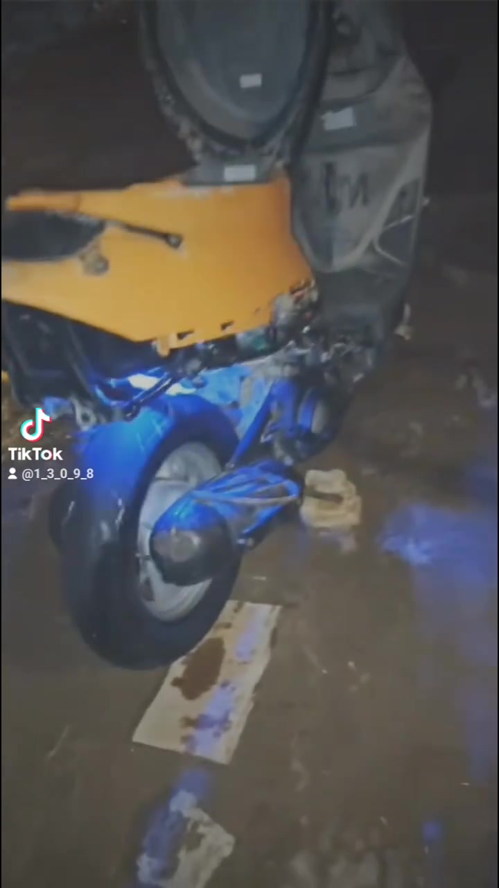السلام عليكم دراجه بيجي للبيع كامله سلف وهندو كامله معادسه اي نقص دراجه خير من الله مال لعب والسعر خاص اللي يشتري يجيني خاص


**إذا كنت صاحب هذا الإعلان وتريد حذفه لأي سبب، رجاءا أرسل رسالة إلى الدعم الفني**