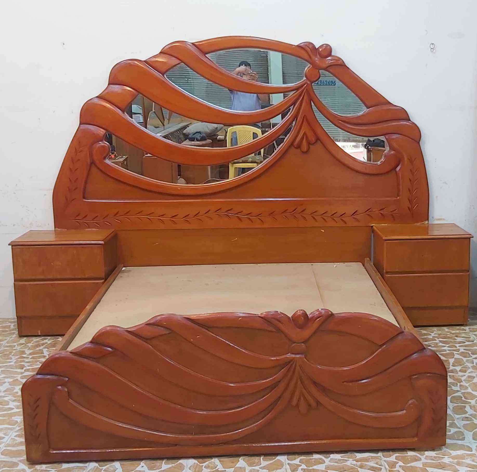 للبيع غرفة نوم صاج عراقي السعر 600 وبي مجال 
*********** كركوك, العراق
