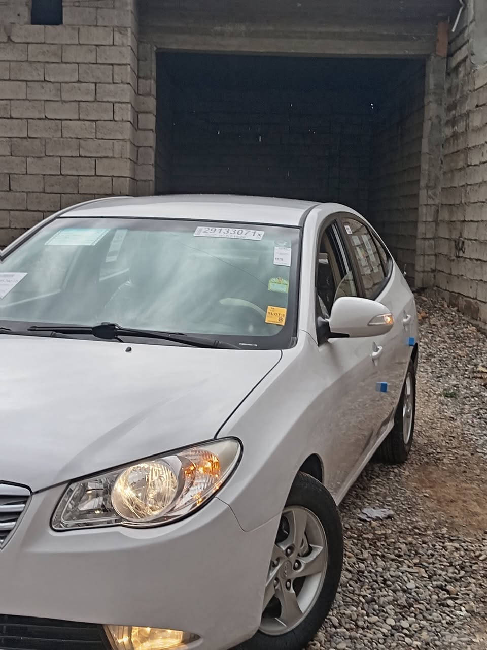 النترا موديل 2011 بدون صبغ بدون بارد محرك ما مفتوح ١٦ سنويه جديده هزي جديده كاميرات حساسات ٤ دسك السيارة وضع شركة داخل لونين خمسه ويل كب بلادي شاير بل مري رقم الجوال *********** الشراي يتصل المكان القياره حاج علي
