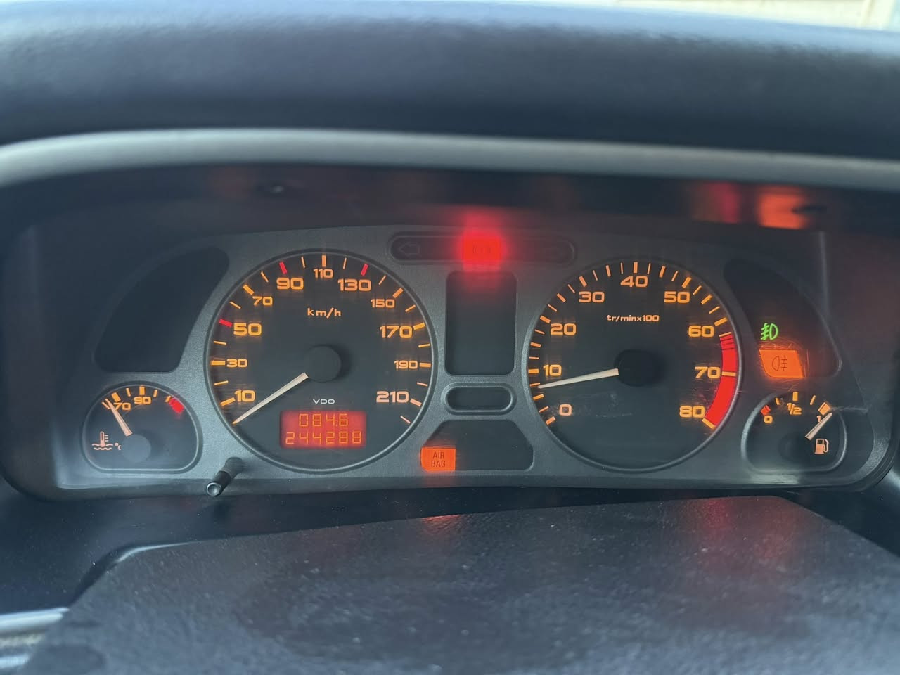 للبيع بيجو حجم ٣٠٦ موديل ٢٠٠١ مالك واحد من الوكالة 

ماشية ٢٥٠ الف رقم نينوى مميز ثلاثي 

البيع مع الرقم شرط التحويل السنوية ٢٠٢٨ 

بيها ٤ قطع وبيها تبديل بس مال القص 

لون سلفر المحرك بشرط كير بشرط تدفئ وتبريد 

للاستفسار 
***********
***********
