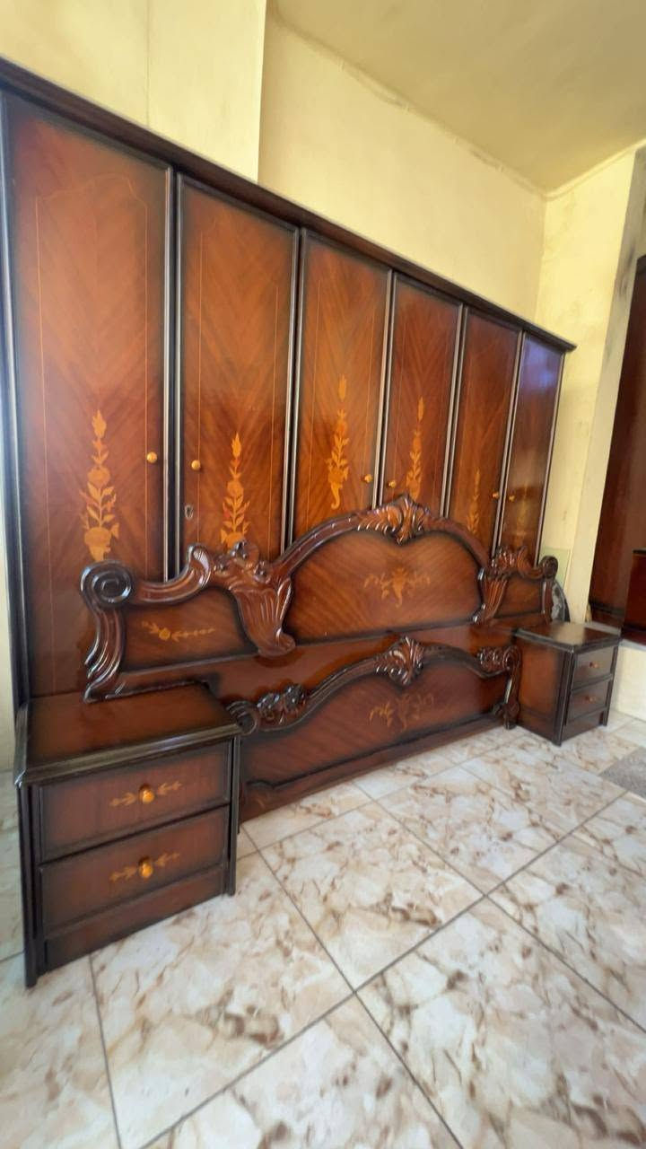 ♦️♦️ #عرض #مميز – #غرفة #نوم ماستر كلاسيك 
♦️♦️#غرف #نوم نظيفة جداً وتصميم حديث، جاهزة للاستخدام فوراً بدون أي تعب أو تصليح غير قابل للتفاوض 
♦️خشب لاتيه ١٨  
 #مستعمل بحال الوكالة 
♦️ سرير مريح وثابت 
♦️ خزانة 6ضرف واسعة ومرتبة 
♦️ تسريحة أنيقة مع مرآة
♦️كمدينة عدد2
💥 جودة ممتازة وسعر مغري 💥
مناسبة للعرسان أو لأي حدا بدو يجهز بيته بسرعة وبأقل تكلفة
السعر #190دينار 🤗🤗
التوصيل والتركيب مجاني داخل عمان
خدمة معاينه عند تسليم دفع بعد المعاينة 
البيع المستعجل طلب على واتساب0786722273


**إذا كنت صاحب هذا الإعلان وتريد حذفه لأي سبب، رجاءا أرسل رسالة إلى الدعم الفني**