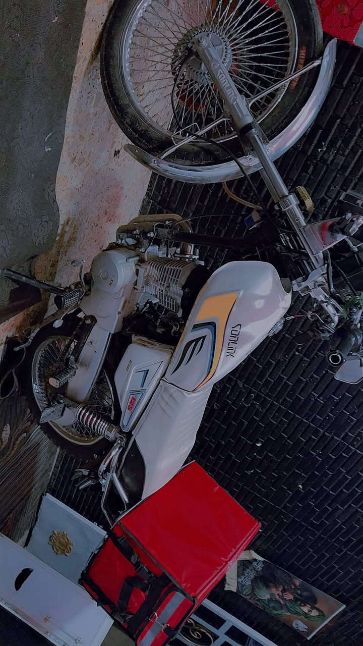 سلام عليكم دراجه يراني سونك 2024 بعدها جديد خمسه كير مستعجل علا بيعتها دراجه مكفوله شرط نضافه المحرك بل جيس   السعر 750 وبيها مجال أوراق كاملة المكان الحسينيه مال الراشديه بل خدمات مسقط رقم واتساب فقط متواجد ***********
