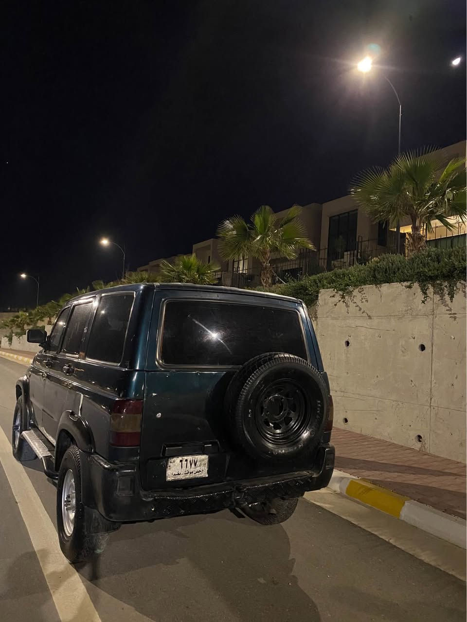 جێب واز مۆدێل ٢٠٠٠  دەبڵ ئاکسل مەکینەی بەتە بەشەرتی ١٠٠٠ فیتەر تەقەو ڕەقەی نیە پاتری تازەیە ڕۆن و سیوەیلی گۆڕاوە گەرمی مەزبوتە ٤تایەو ویلی پاتڕۆڵی لەژێرە بێ دەعمو لێدراوە دەمار بۆ دەماری بەشەرت بەنزین زۆر کەم ئەخوات       ناوی لۆک لۆکە گاعی کامل تێگیراوە.  کارەبای هەمووی ئیشدەکات   سەیارەکە ئاڕمی پلاستیکی سلیمانی بوە ئارمەکەی ون بووە بە شەرتی ئەوەلیات ئەیفڕۆشم لە ڕەسما چۆنە ڕوبەڕو زۆر جوانترە  سعریشی ٢٦ گەڵاو مەعامەلەیەکی کەم. گۆڕینەوەش ئەکەم لەسەر دڵگرتن *********** السليمانية, العراق
