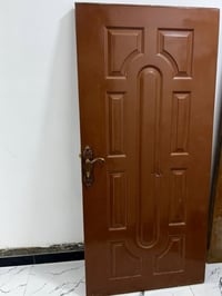 عندي بيبان بيهن هاي الضربه خفيفه السعر الباب ٣٥ الواحد وبيه مجال واحد ...