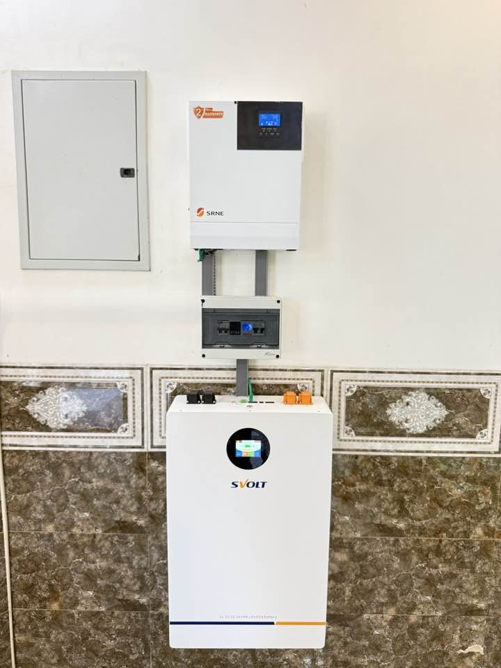 على بركة الله 💪☀️
تمّ تجهيز وتنصيب منظومة طاقة شمسية  في الديوانية-صدر الدغارة
في بيت الأخ علاء فراك عبد الجبوري 
منظومة 10 أمبير نهاري 10 ليلي  صُمّمت لتغطي الاحتياج اليومي بكفاءة عالية واستقرار تام ⚡

✔️ مواصفات فنية عالية
✔️ استخدام أجود المواد العالمية
✔️ ضمانات حقيقية ومكتوبة
✔️ تنفيذ بدقة واحترافية عالية
✔️ العمل تحت إشراف كادر هندسي متخصص

لأن الطاقة الشمسية مو مجرد ألواح…
هي راحة، أمان، واستثمار ذكي للمستقبل 🌍
إذا تحب تخلص من انقطاع الكهرباء وتريد شغل مضمون 

تواصل ويانا وخلي الشمس تشتغل عنك ☀️🔥
مهندس عباس:***********
مهندس حمزة:***********
