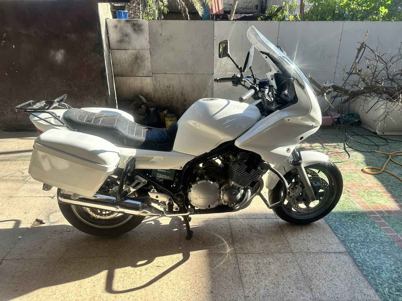 السلام عليكم 
دراجه بوليسي بيها نقوصات بسيطه محرك مكفول سعرها 22 وبيها مجال بسيط
***********
