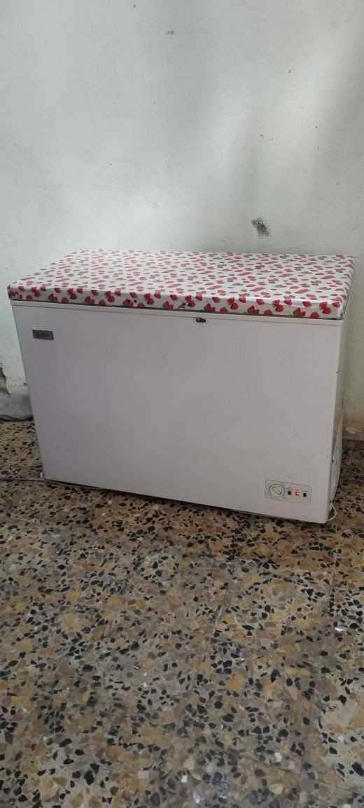 السلام عليكم مجمده حجم جبير ماداخله تصليح ابد شرط التجميد السعر ٢٠٠ وبيها مجال الشراي يتصل ***********
