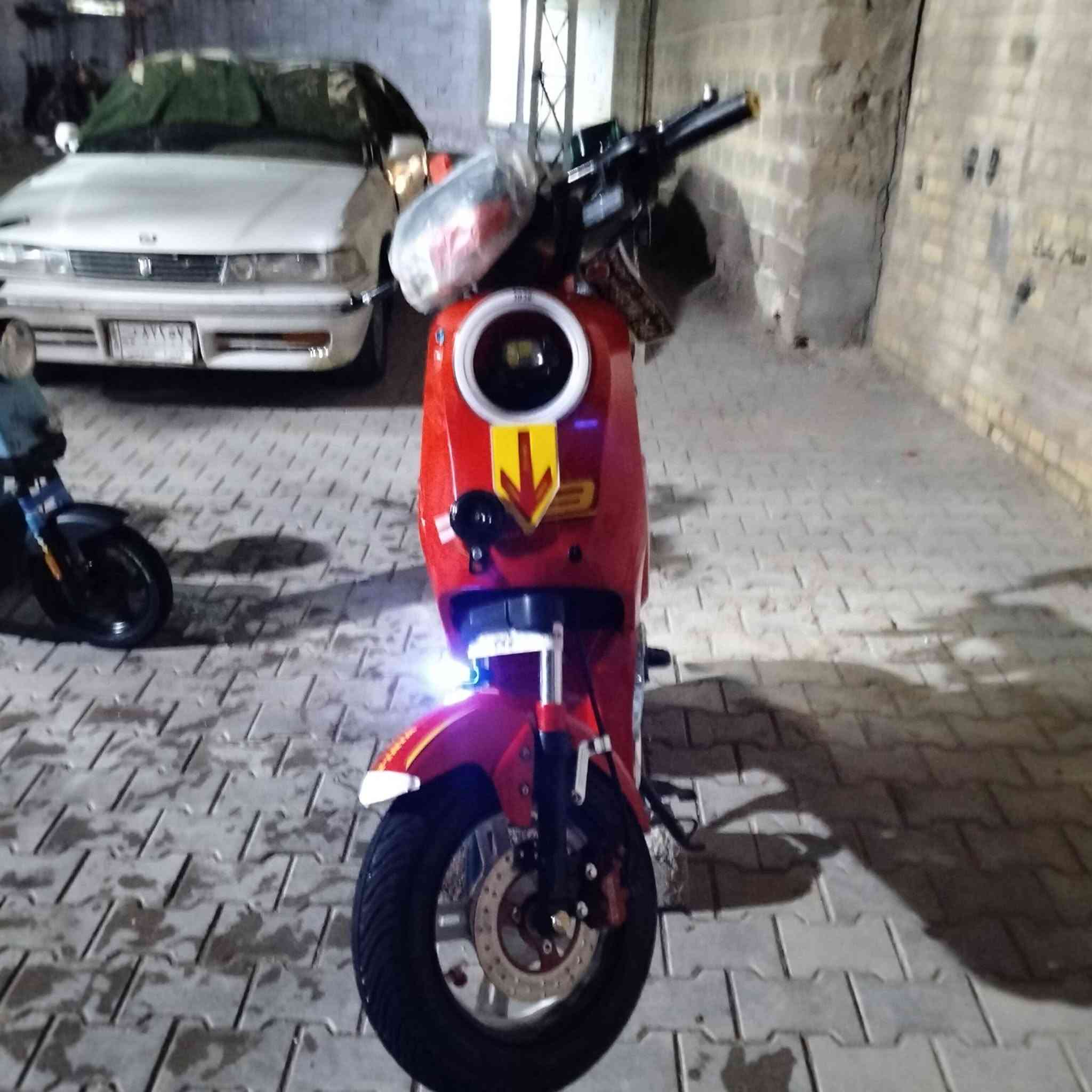 السلام عليكم دراجة شحن للبيع R9موديل26 جديده نضيفه دراجة كفاله بطاريه 32أمبير بطارياتها جدد
دراجة 450قفل
الموقع البصرة: الاصمعي 
اللأ سدسىئله والستفسار مراسله خاص واتساب
***********
