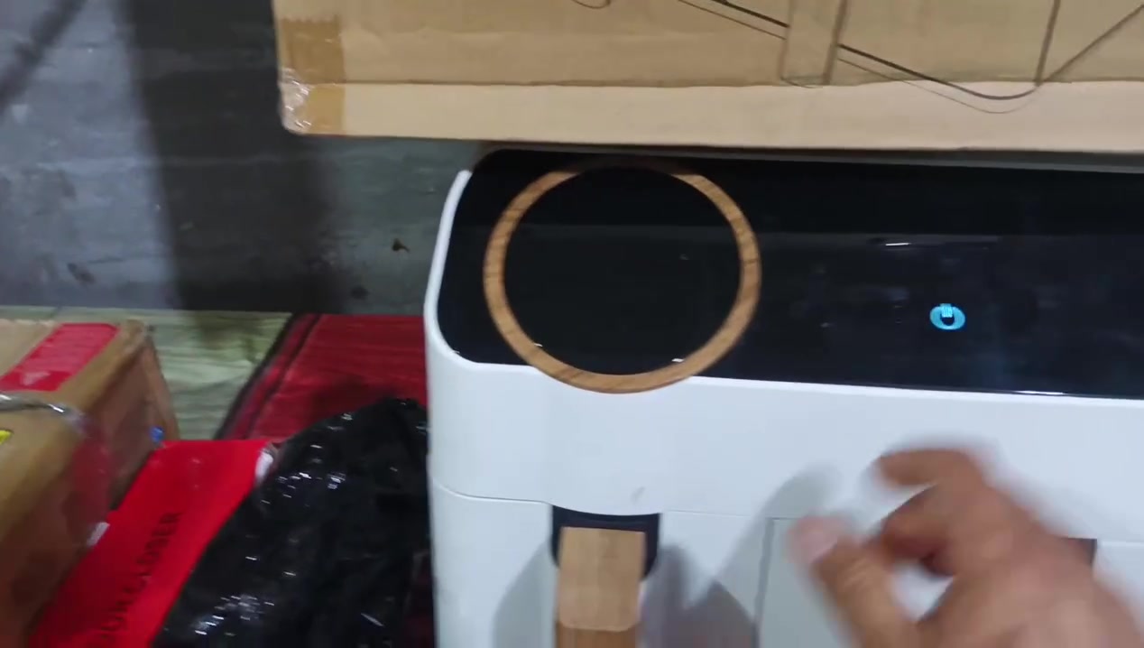 قلايه هواءيه فول بريطاني دبل مجر جدا راقيه بالكارتون غير مستخدمه السعر ٨٠ مع التوصيل ***********
