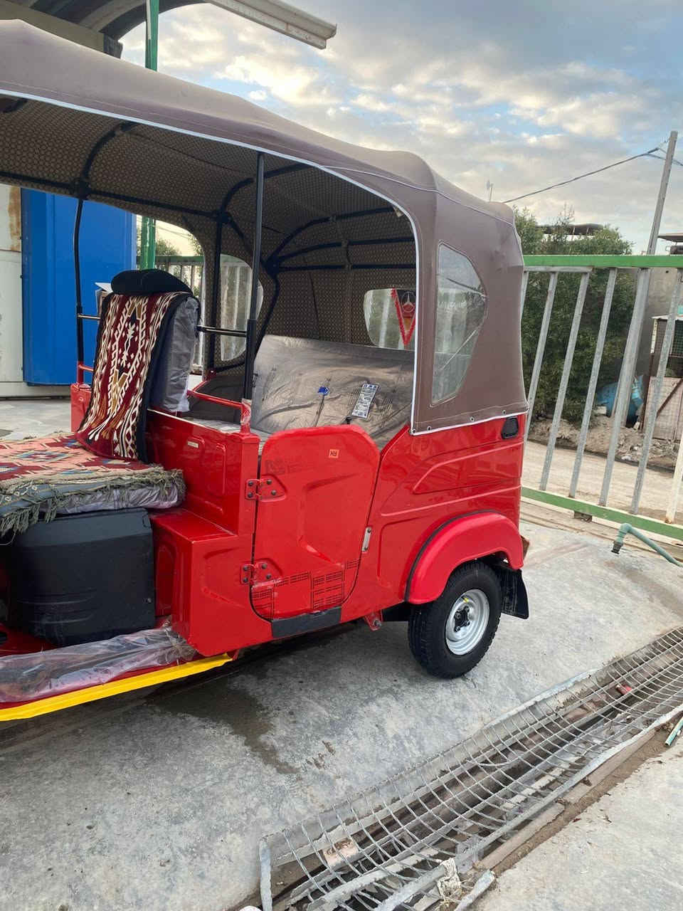 السلام عليكم تكتك للبيع موديل 23 اوراق بيع مستعجل ***********
