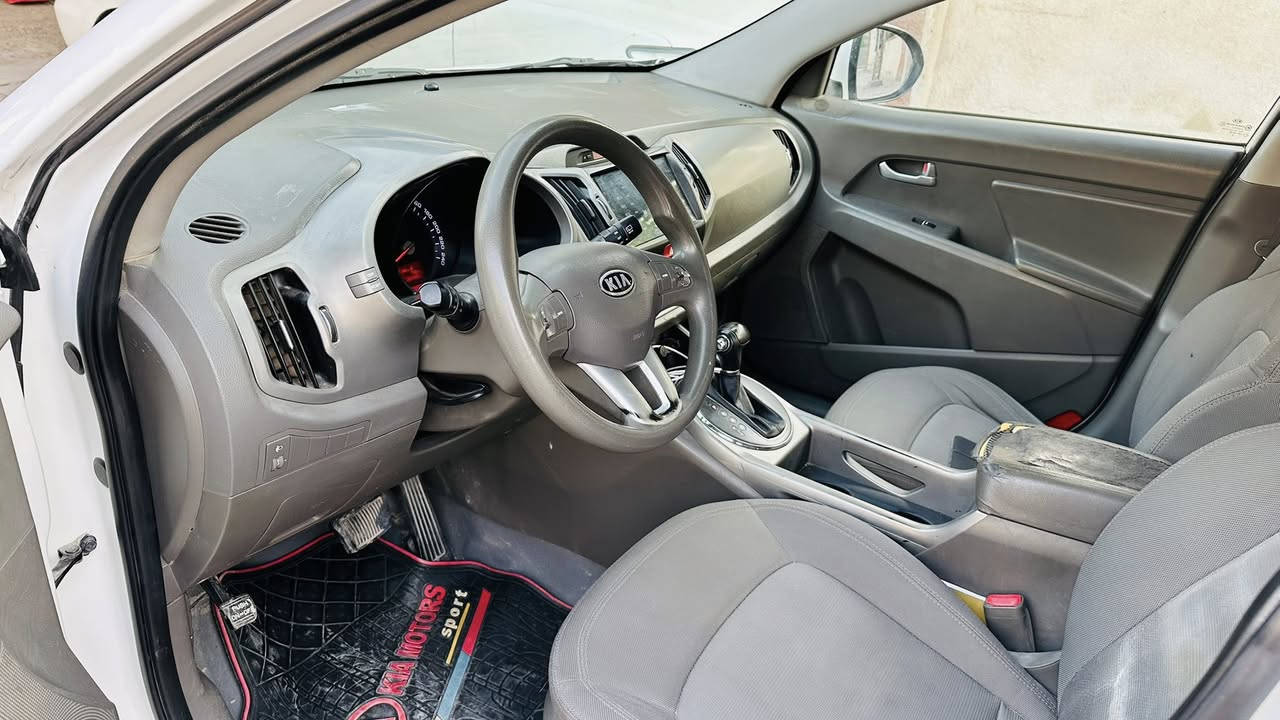 بيع او مراوس سبورتج 2011 خليجي مكفولة من الصبغ والتبديل فقط بارد بسيط بالهلال الخلفي مكانها بغداد الكرخ السعر 135 وبيها مجال بسيط ***********
