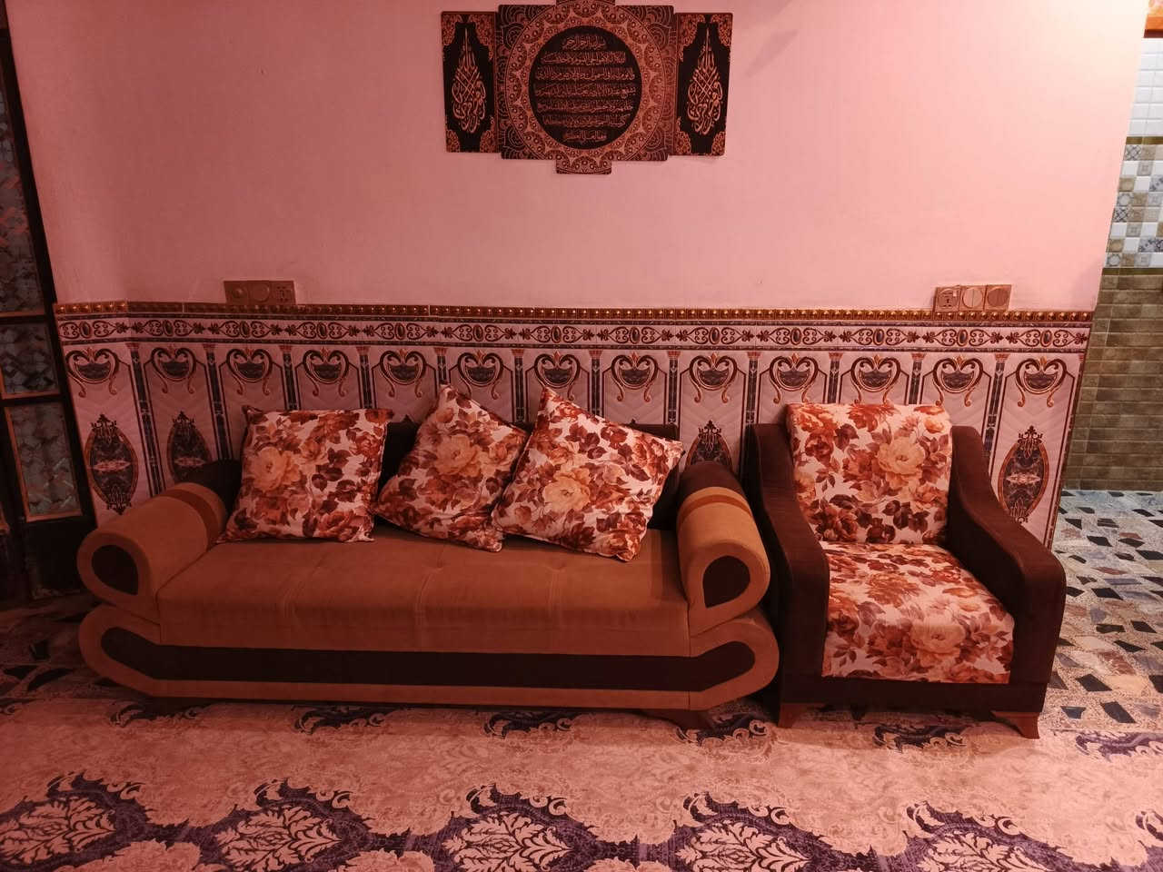 بغداد بلديات شارع الكهرباء المعسكر***********
السلام عليكم تخم عشر مقاعد نظيف اخو الجديد400 وبي مجال
