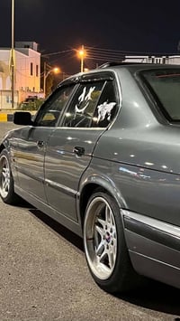 بي ام 525i اصل بليته مصبوغه عام رقم شمالي محرك كير صدر شرط تبريد شغال ...