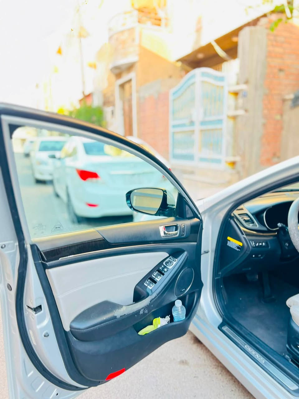🚗 للبيع كيا كادينزا 2016 – أعلى فئة SXL 🚗

• الوارد: أمريكي

• الحالة: بدون حادث، دواخل جلد، جميع الإيرباغات سليمة.

🔹 المواصفات:
✅ محرك 3.3 لتر مع ناقل حركة 6 سرعات.
✅ أعلى فئة SXL (ما عدا التحكم الخلفي).
✅ فول مواصفات:

* سقف بانوراما.
* مقود (ستيرن) مدفأ.
* مقاعد أمامية كهربائية مع تدفئة وتبريد.
* مقاعد خلفية VIP مع تدفئة.
* حفظ وضعيات المقود والمقاعد.
* ستائر خلفية كهربائية.

✅ رادار جوانب وخلفي.
✅ نظام مراقبة ضغط الإطارات (TPMS).
✅ عدسات زينون أصلية مع ضمان لمدة سنتين.
✅ ويل 19 إنج.
✅ لون سلفر مميز.

• رقم السيارة: بغداد – مشروع وطني.

💰 السعر: 138 ومجال.

📞 للتواصل: ***********
