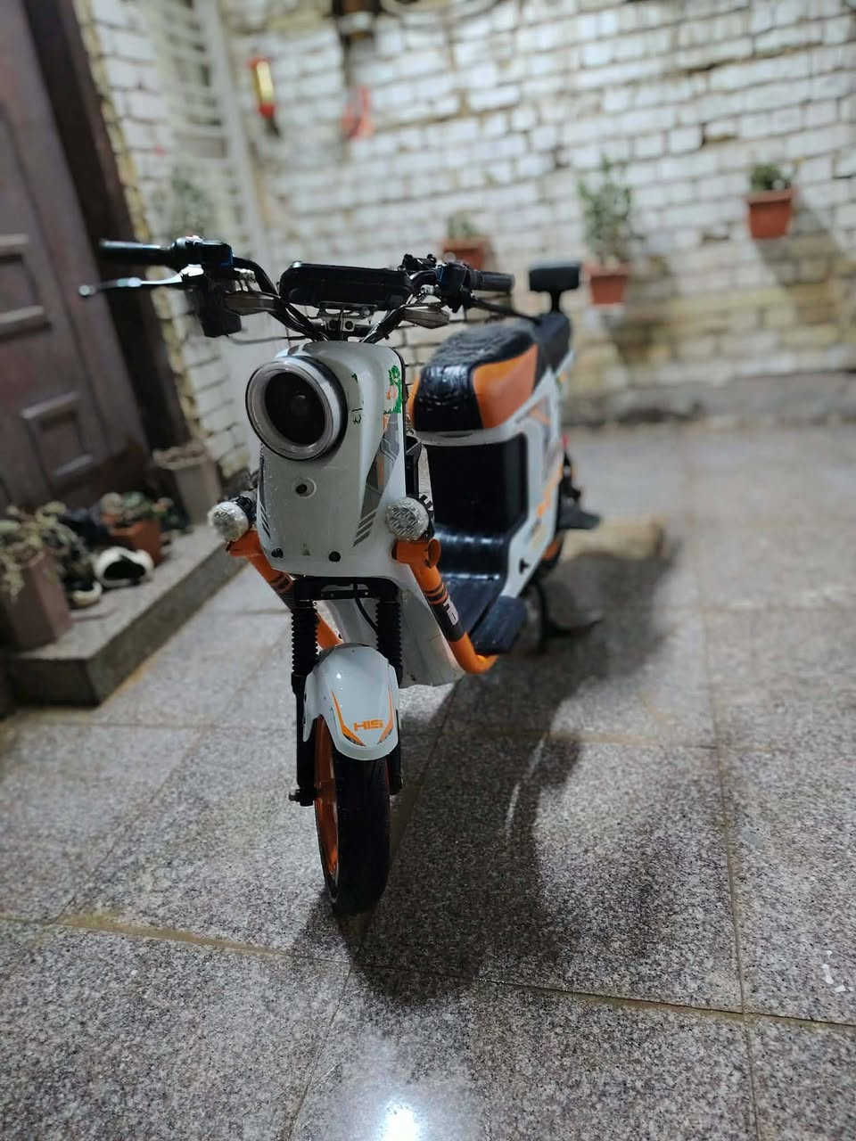 سلام عليكم من رخصه مدير الكروب
دراجه شحن

نوع HlS H900

بصمه سويج و تشغيل عن بعد

و بطاريات 5كبار

نظام R

مع قاعده مبايل و بيهه نظام شحن المبايل

و ملفهه 2000

اطلع بل شاشه اذا بيهه عطل
لايتات عالي ناصي
اشاير يمنه و يسرى و دبل اشاره
و إنذار سرقه

و ابريك خلفي امامي بل مكان

السعر 450و بيهه مجال

الاستفسار على الفيس بوك

او على هاذه الرقم

***********
