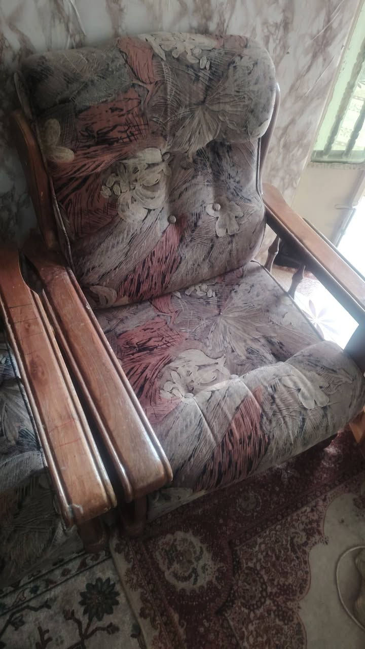 سلام عليكم ، قنفات للبيع باقيات على گلبي... ياهو الي يجي انطيه مباشر بس لا تكسر ورخيصه حيييل وما بيهم ايي مشاكل مثل ما موجود بصور وتريد تجي تفحص هم هلا بيك اهم شي ما تنطي بيها جوه ٥٠ الف


**إذا كنت صاحب هذا الإعلان وتريد حذفه لأي سبب، رجاءا أرسل رسالة إلى الدعم الفني**