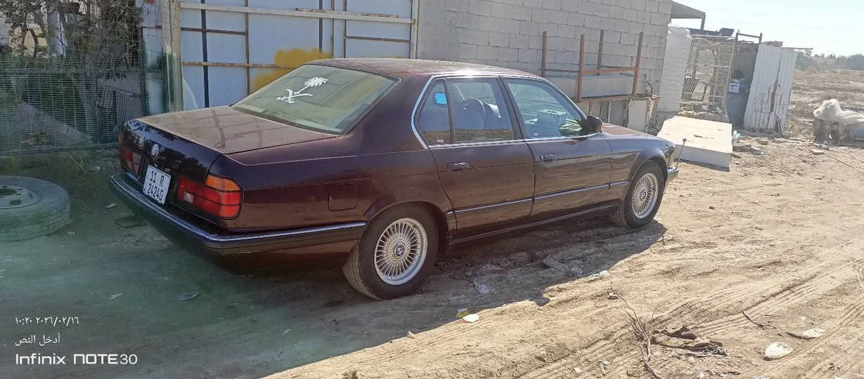 سلام عليكم من رخصت الدمن بي ام حجم 735 كير عادي موديل 92 بسمي رقم بغداد مكينه 8 سندر  مسكر مكان سياره المثنى قضاء الخضر سعر 63 بيها مجال ***********
