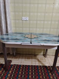 اني عندي ميز اريد ابيعه ب 100وبي مجال للاستفسار خاص 07712070498