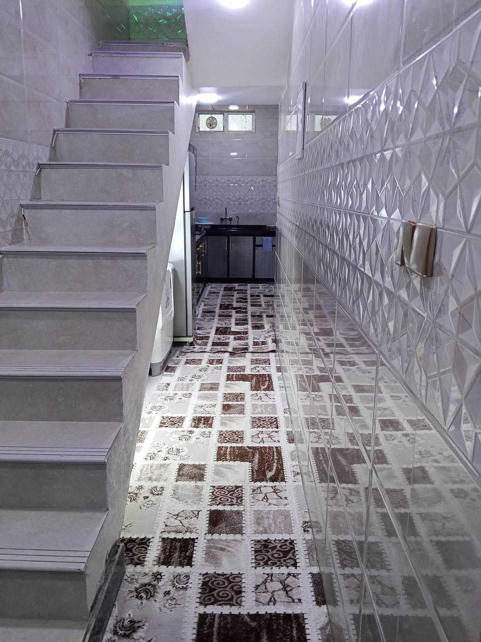 بيت للبيع – 100 متر
📍 موقع يارمجة الشرقية 

🏠 طابق ونص

نظام طابق ونص بيتونة مفتوحة بلكونة

 غرفة نوم

 استقبال

مطبخ

مغاسل

***********
***********
