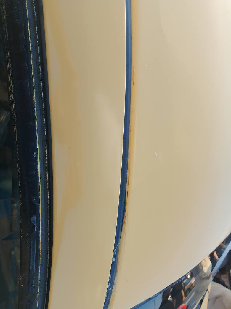 تم اعدة النشر بسبب الوعود الكاذبة 

كورلة 2009السيارة المكينة بيهة صوت السيارة متجاية وبيهة ضربة بجمالق الخلفي والصندوك السنوية منتهية بشهر 11 السيارة رقم ميسان راعيهة بالزبير يريد تحويل مكان السيارة ابي الخصيب محولة الزهير السعر 50 وبي مجال قليل رقم الهاتف *********** شط العرب, البصرة
