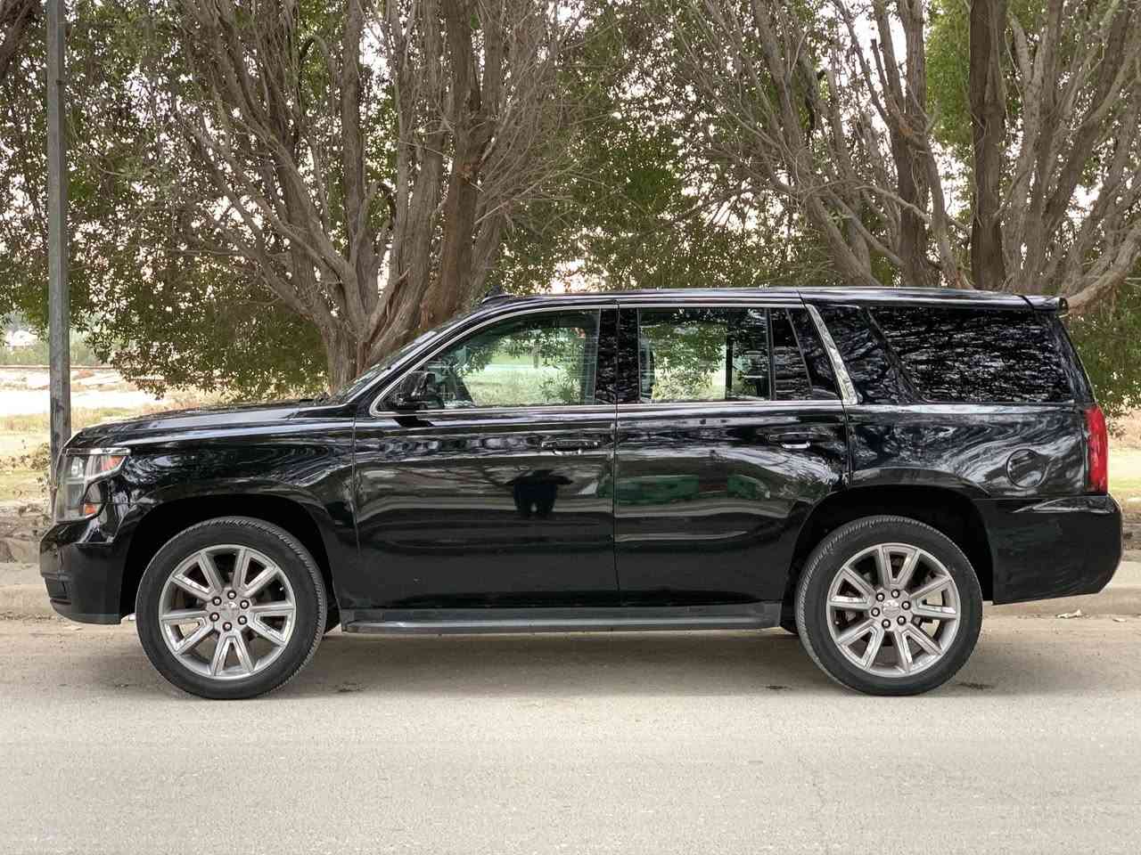 تاهو ls بوليسي 
السعر 305
رقم بغداد 
ماشية 120 
حادث جاملغ خلفي و قبق صندوق
للاستفسار ***********
