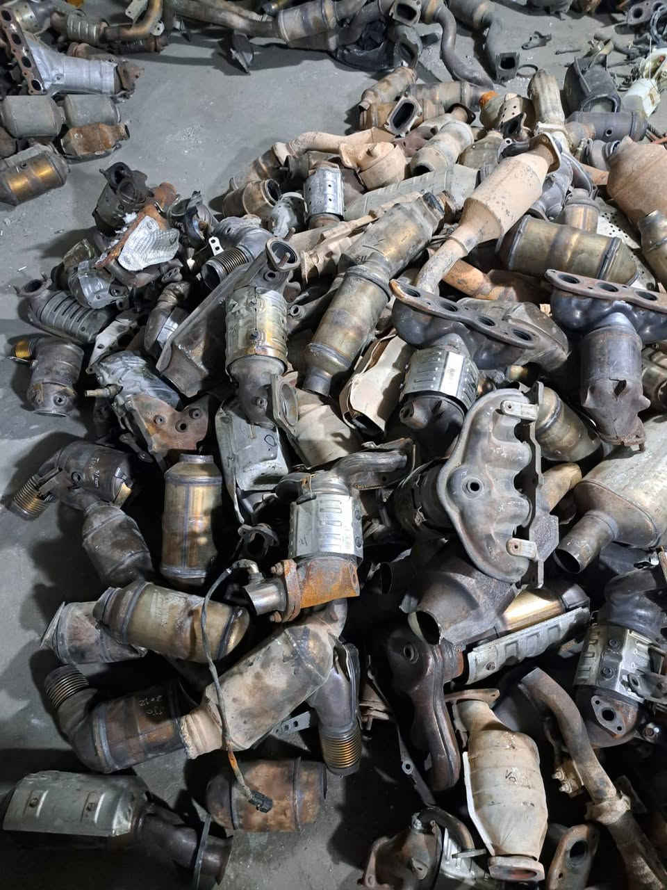 #بيع#وشراء#حجر البيئة 
لكافة السيارات ولمختلف الأنواع والموديلات بأسعار تنافسية ومناسبة 
كل ما عليك هو مراسلتنا على الواتساب أو الإتصال على الرقم التالي ::
***********
