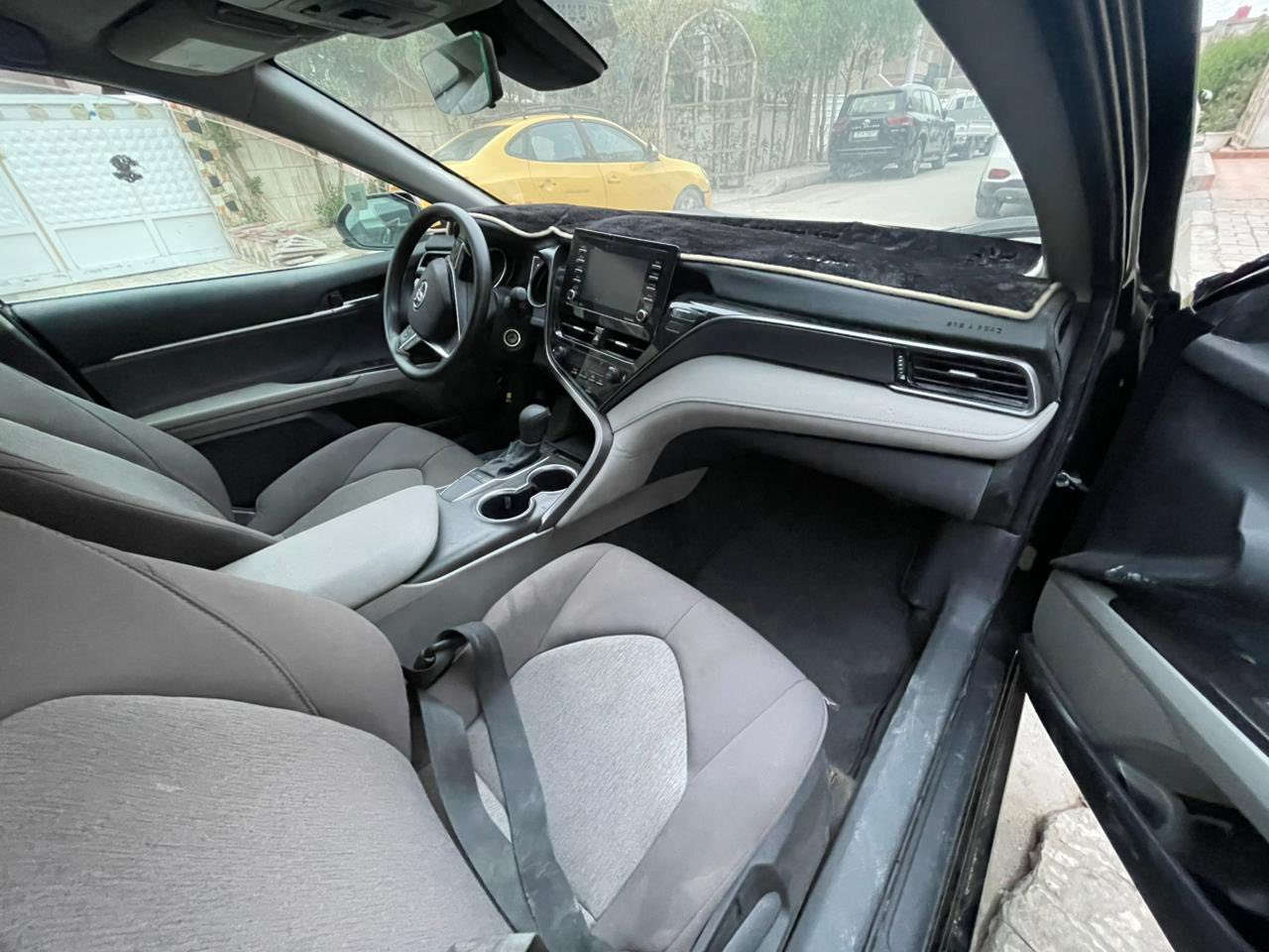 السلام عليكم كامري موديل ٢٣ السياره بيه ٣ قطع صبغ بيه فخذه مخصوصه بدون رقم السعر ٢٥ورقه للاستفسار الاتصال على الرقم ***********
