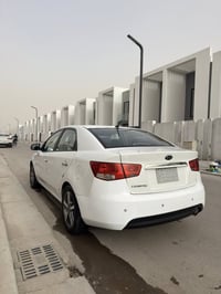 كيا سيراتو 2013 نظيفة بيه بعض الملاحضات بارد  تجي تفحصه وتشوف نضافته م...