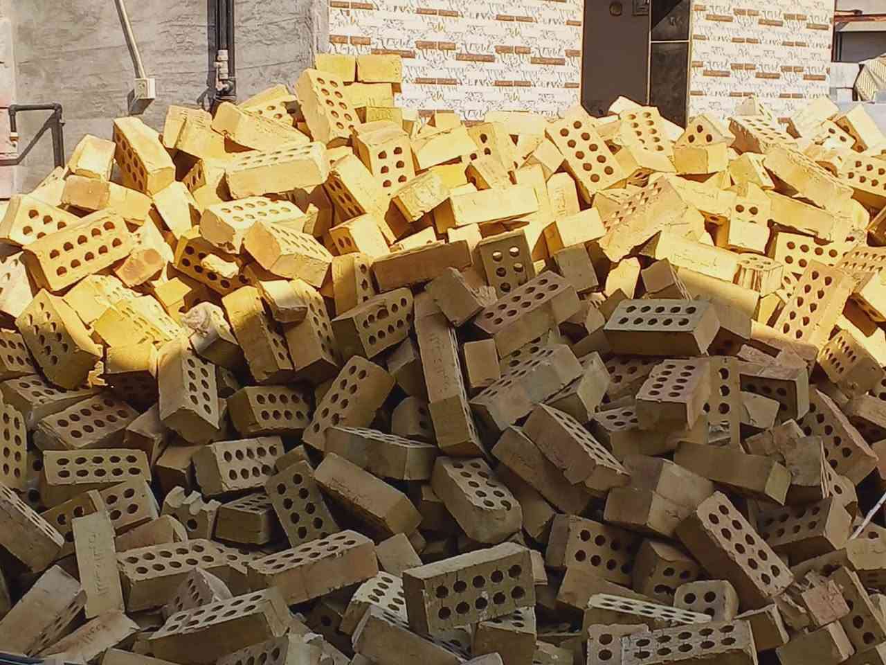 ***********
يوجد طابوق جمهوري جديد مو مبني للبيع ويوجد طابوق تفليش للبيع التواصل على الرقم وعلى الواتساب
