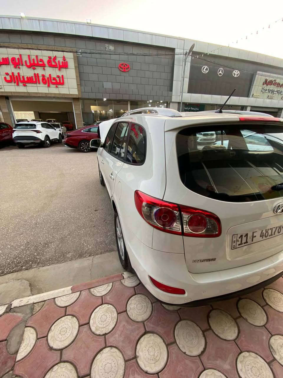 السلام عليكم سنتافي للبيع 2011
مواصفـات 👇🏼
 
7 راكب 

3 قطع تبريد 

تحكم ستيرن 

مكينه 6سلندر 

رقم بغداد انكليزي 

مري شفط + فتحه سقف 

ما عده البصمه 

مكينه ما مفتوحه 

ابو علي 
الاستفسار التواصل على الرقم ***********
