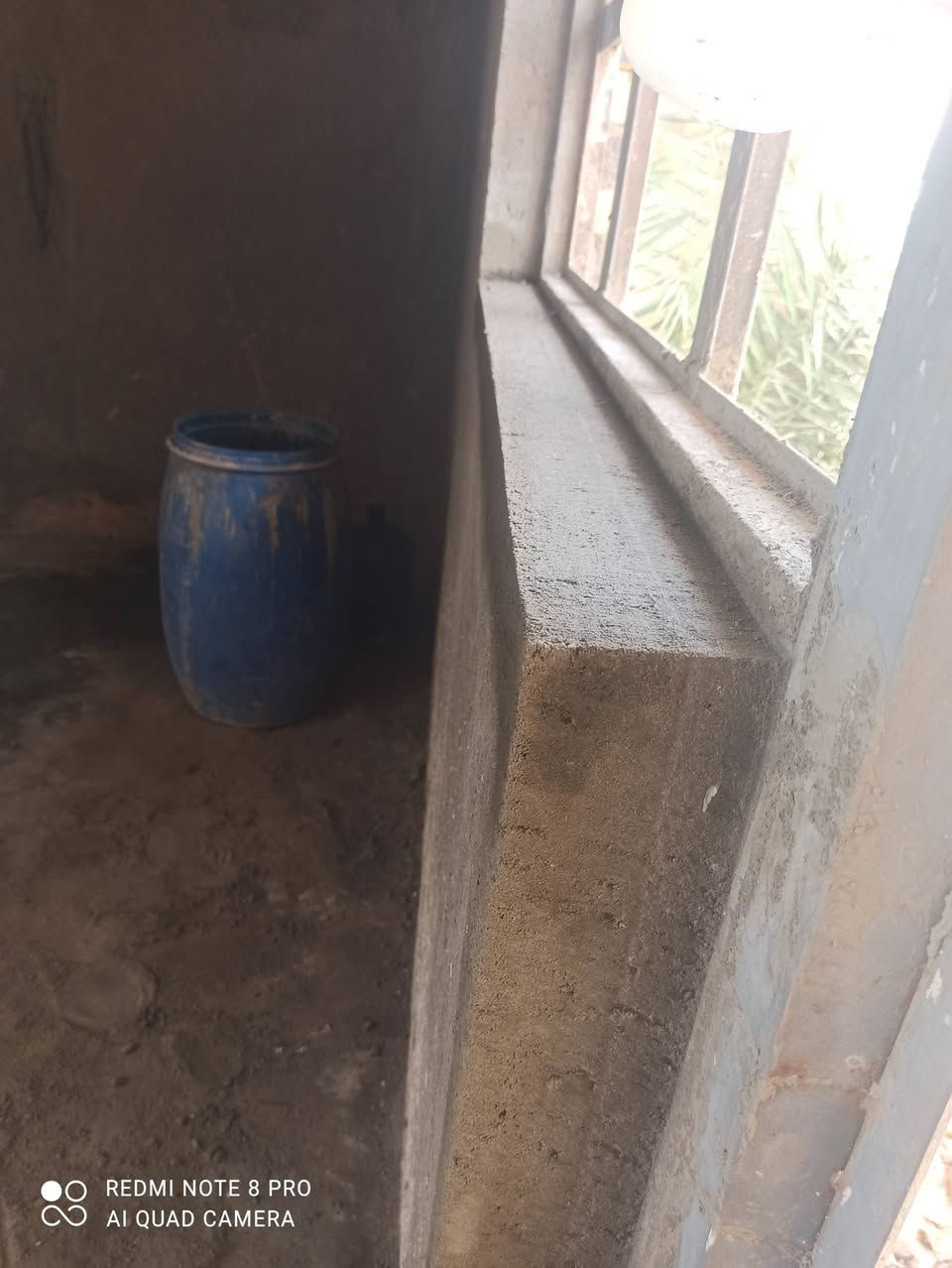 الباخ متفرغ حاليا 
سمنت جص وبياض 
تصفير مصاطر 
جراره ونثر 
سقل خشن وناعم وجهات تقطيع 
تواصل ***********6
