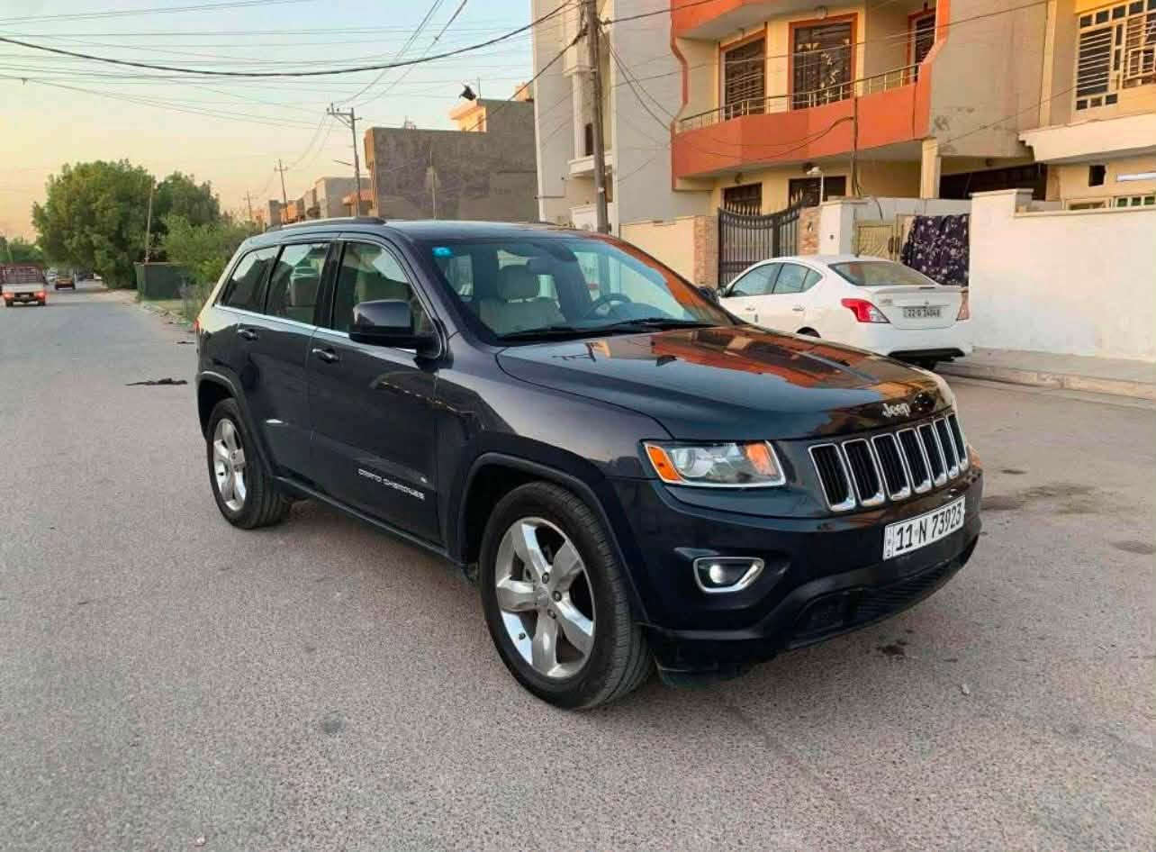 السلام عليكم بيع سريع وومستعجل والشراي يجي خاص وبالعافيه ع الياخذهة 
جيب شيروكي موديل ٢٠١٤ المرغوب بانزين عادي ومحسن السياره جديده صدر امامي خلفي تخم تاير جديد مابيهة اي نقص كير مكينه كفاله داخل ملكي شاشه كبيره تحكم ستيرن بصمه ابواب وبصمه تشغيل السياره بدون حادث ولا ارباك بجم كبس الشراي يتصل وراح يعرف السعر  رقم الهاتف وبي واتساب 

***********
