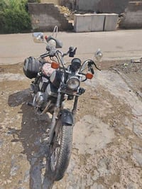 (السلام عليكم شباب عندي هاي دراجة هوندة ريبيل قردة المكان بغداد المعام...