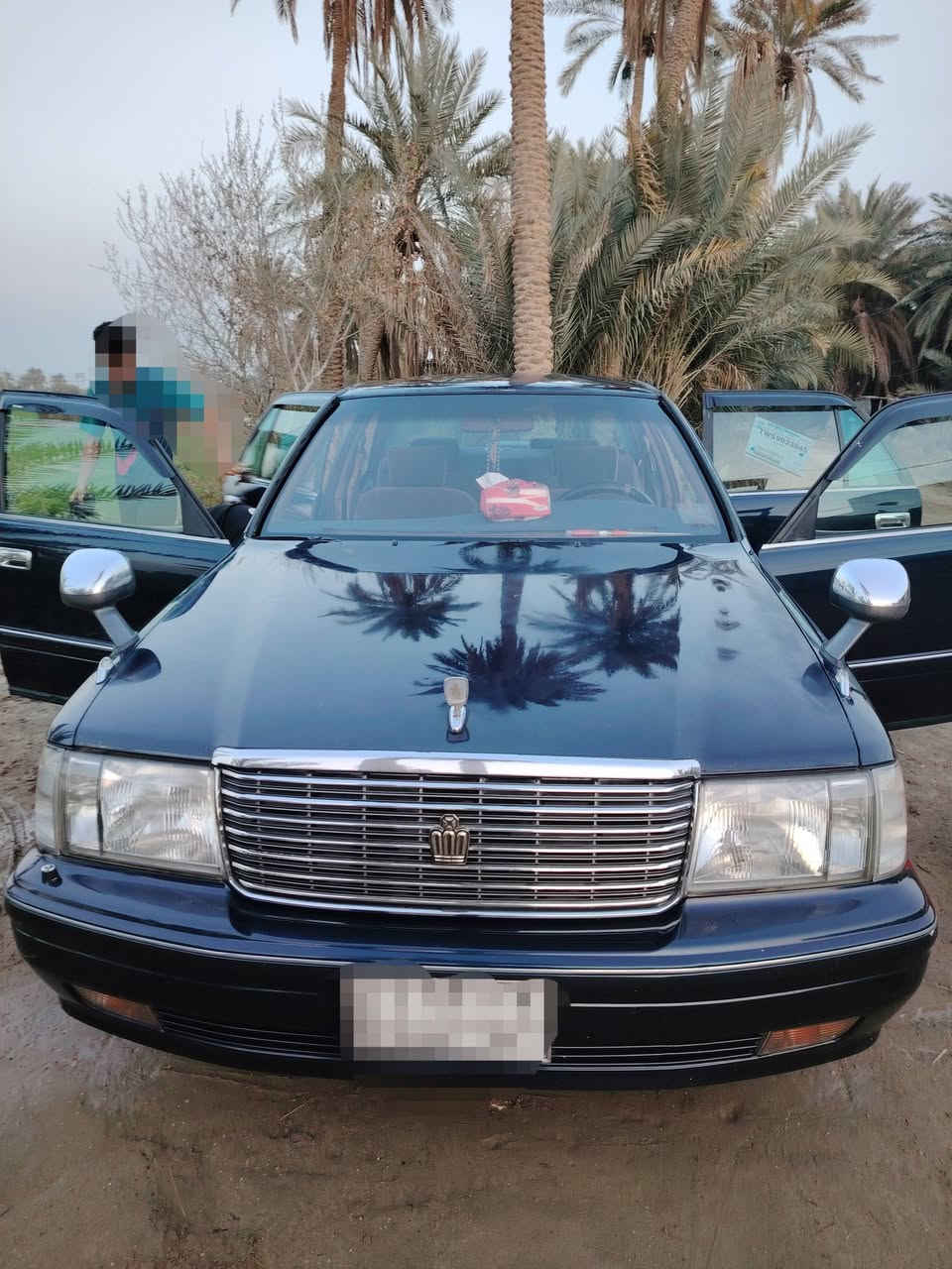 السلام عليكم ورحمة الله وبركاته كراون راس الثور تكم للمراوس ويه سوناتا موديل 9/10سيارة حلوة بسمي نجف مكينه وكير وحداديه جيده جدآ تخم تاير جديد تبريد خمس دكم غرفه جديده تفصيح اليابان بيها ضرر الجاملغ الخلفي بدون داخل ***********مكاني النجف الكوفه العباسيه مراوس فقط
