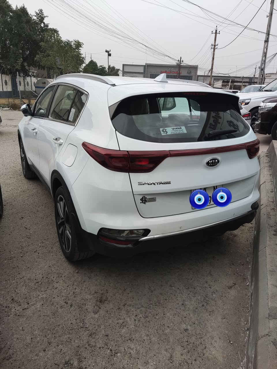 السلام عليكم
سبورتج 2021بيسك
سيارة خليجي مكفوله من كل شي 
لا ضربه ولا حادث سياره جديده تجي وشوف بعينك بيه شكم رصعه بلقماره وبل بنيد قليلات تقريبن 4او5موصفات 
شاشه تحكمات 
محرك 2000 دوش 
ماشية 54 الف 
حساس  خلفي 
سياره  تايرات  جديدصيانه كامله مسويله سياره بسمي تحويل ثاني يوم رقم جديد 
السعر 21.000$ وبيه مجال 
3انظمه قياده 
مكفوله من كل شي 
الاستفسار اتصل وتدلل 
***********
