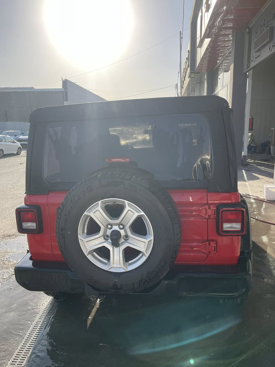 السلام عليكم 

جيب رانكلر 2023 سبورت

4 سلندر تيربو 

ماشيه 14 الف ميل 

تك باب كشف 

ومواصفات السبورت معروفه ميحتاج اذكرهن

بيها صبغ ع كد شبر بطرف البنيد
للاستفسار الاتصال ع الرقم *********** او عالخاص
