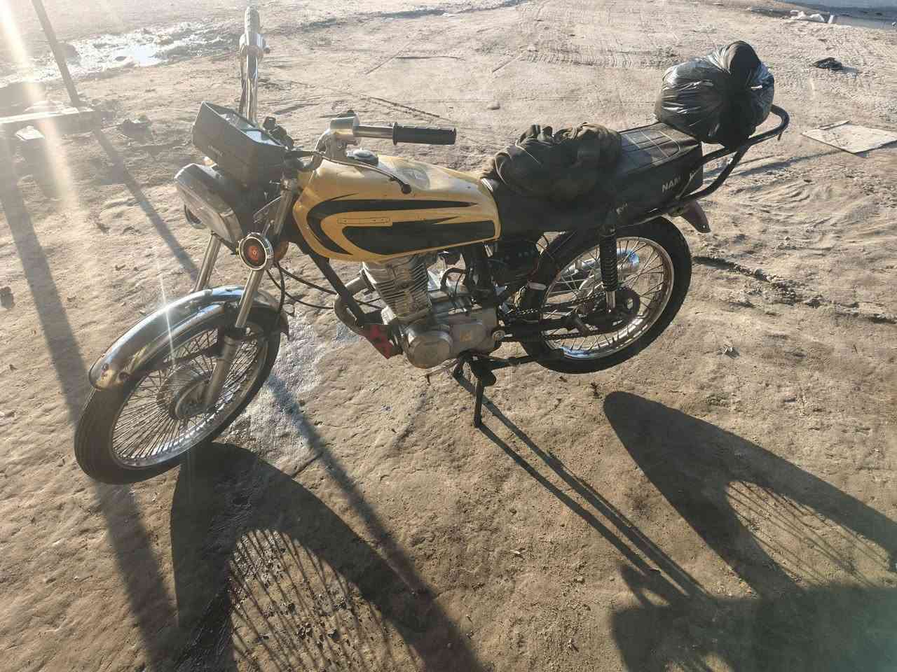 سلام عليكم اربعه كير لبيع اوراق موديل 18 لبيع السعر 375وبيه مجال
*********** هاذه رقمي  بيه واساب مامتواجد عل فيس
