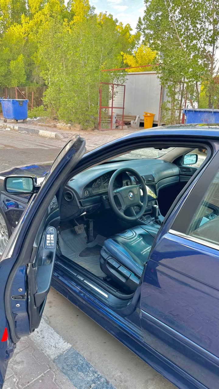 للبيع او مراوس صقر 1999مكينة 528  تك ڤانوس جديدة السيارة ماشية 172 الف مايل السيارة صبغ عام جمالية بدون ضربة كير مكينه كفالة
السعر 100 
مكاني البصرة 
*********** البصرة, العراق
