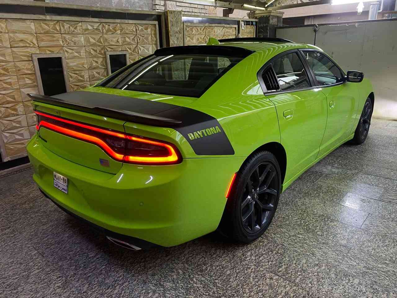 للبيع فقط للبيع بدون مراوس 
جارجر تفاحي 2023 لاست كول لون مميز 

ماشيه 10 الف فقط بوضع الزيرو
فول 1/1 
محرك 6 سلندر 3600
الحادث جاملغ اليمين + بنيد سطحي
شاصي مكفول مكفول 
تترقم بغداد 
مواصفات السيارة 
(غرفه جلد + خزن ميموري + شاشه كبيره + سلايد فتحه سقف ) وباقي مواصفات ….
عليها اظافات كماليات 
بنيد + دعاميه SRT محدث 
دواخل كاربون فايبر سبايدر SRT
السياره جاهزه ونظيفه بمعنى الكلمه 
مكان السيارة : بغداد الدورة
السعر : 253 مجال بسيط جداً
اخوان بلا زحمه لحد يقارنها بالمهجوم 
لان السياره موديل ولون ومواصفات ونظافه 
اي استفسار 
 ***********
