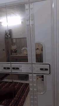 غرفه تركيه مستخدمه سبوعين السعر مليون وتسعميه. وبيه مجال امنت الله نضي...