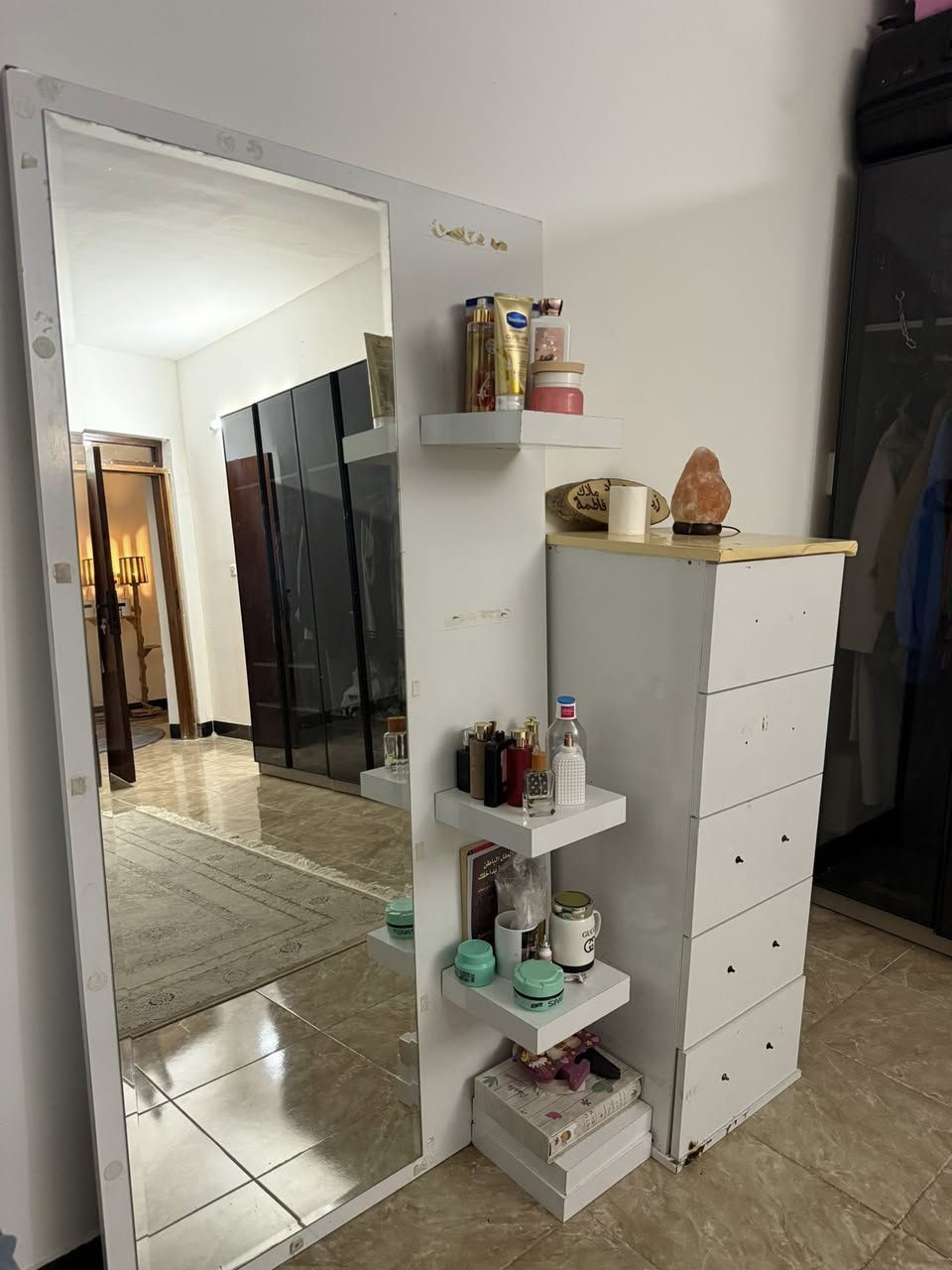 مرحبا عندي هاي المجرات والمرايه والرفوف سوه جبتهم وياي من تركيا صار 3 اشهر رجعت لبغداد ومشكلت اليدات مال المجرات ولا الرفوف داريد ابيعهن ب200 الف وبيهن مجال


**إذا كنت صاحب هذا الإعلان وتريد حذفه لأي سبب، رجاءا أرسل رسالة إلى الدعم الفني**