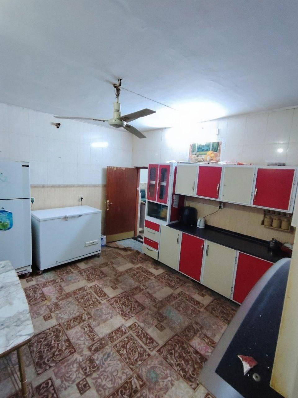 سلام عليكم
بيت للبيع حي الزهراء مقابيل المعهد التقني قرب السيطره القديمه 

مساحه البيت 200م طابو صرف بناء درجه اولى

البيت طابقين يحتوي ع 

ستقبال طابق الاول 

صاله ثنين طابق الاول والثاني 

غرف خمسه طابق الاول ثنين الطابق الثاني ٣غرف 

مطبخ + صحيات طابق اول + صحيات طابق ثاني 

+صحيات خارجيه 
بناء البيت طابوق + سقف عكاده 
السعر خاص 

للاستفسار ***********
               ***********
